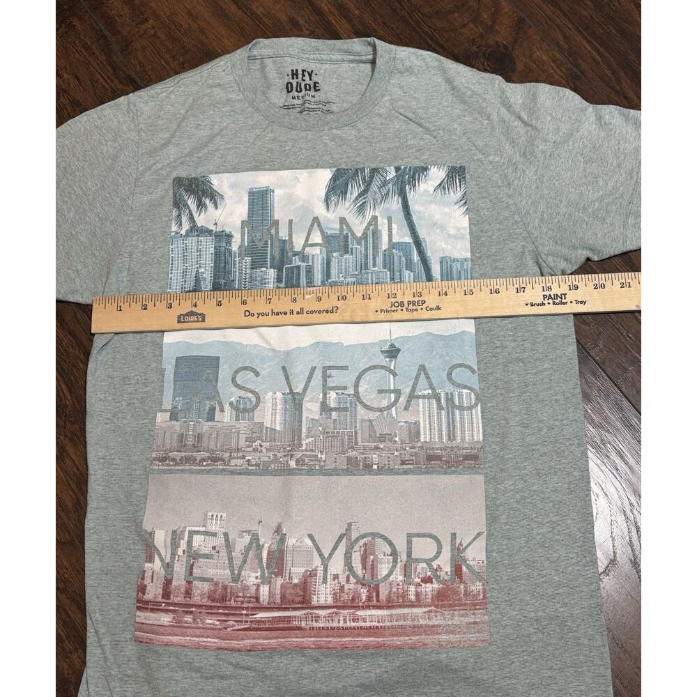 Hey Dude Miami Las Vegas New York Skyline City LARGE. Small Holes In Shoulder - Picture 3 of 7